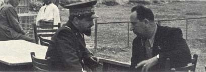 Ettore Stacchini durante un colloquio con Italo Balbo